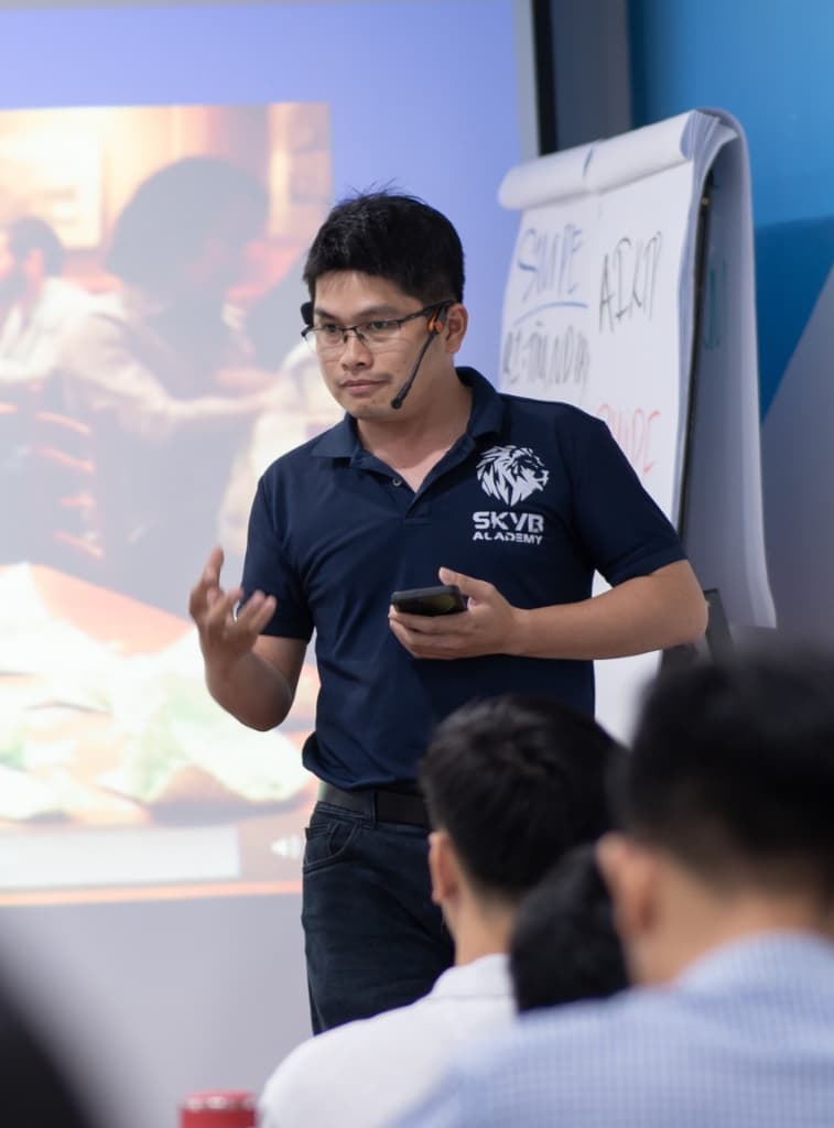 Thầy Tuấn Nguyễn